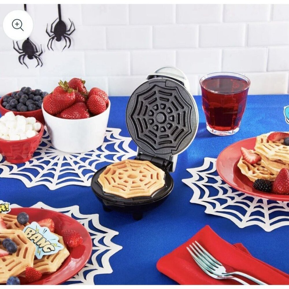 NEW Dash Spider Web Mini Waffle Maker In White Breakfast Cooker - Picture 4 of 5